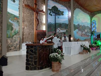 Missa dos Romeiros em Laranjeiras do Sul levou centenas de devotos ao SantuÃ¡rio